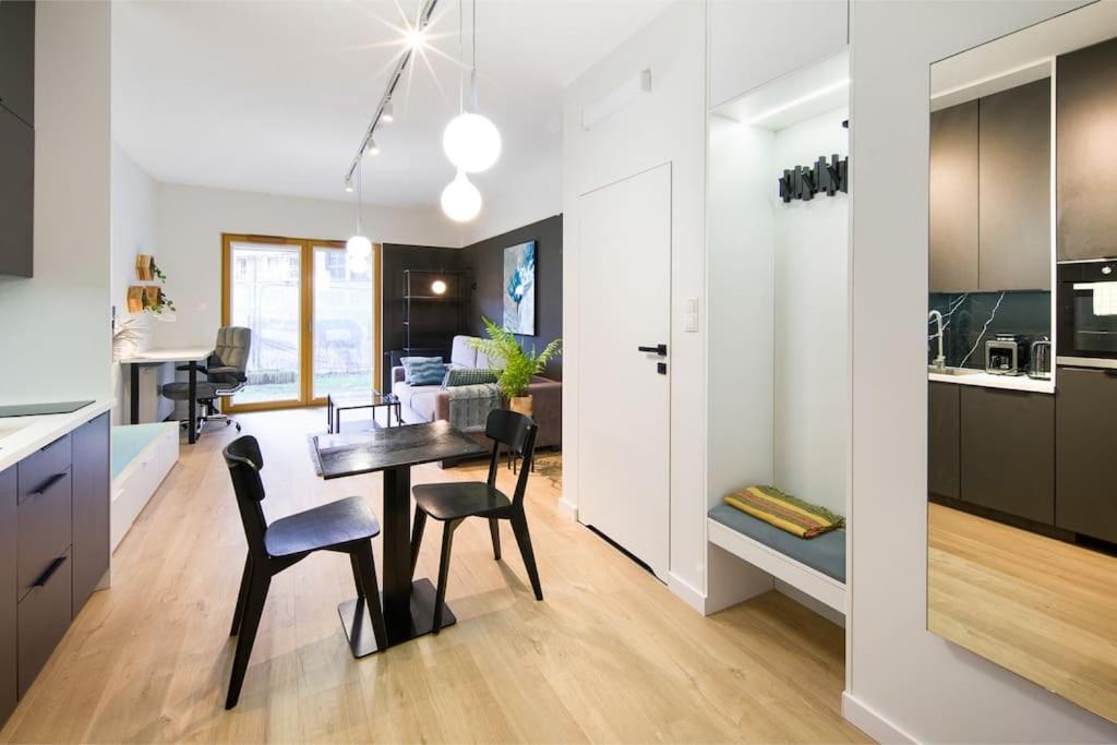 Modern Apt Next To Train Station Krakau Exterior foto