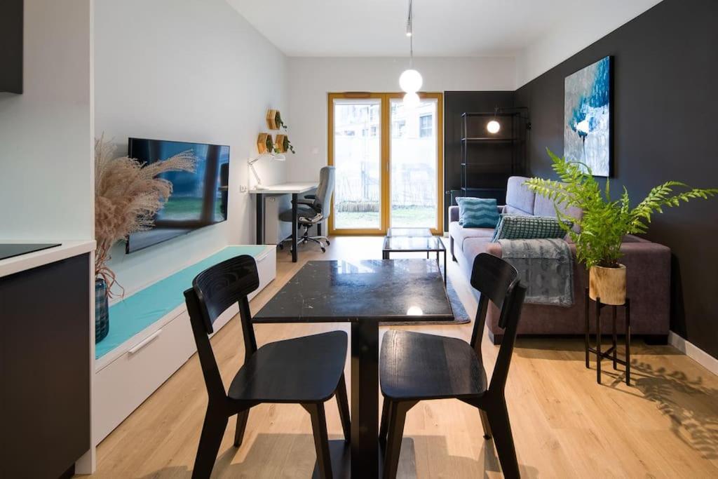 Modern Apt Next To Train Station Krakau Exterior foto